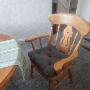 Extending Dining table and 6 chairs Solid wood - Image 6