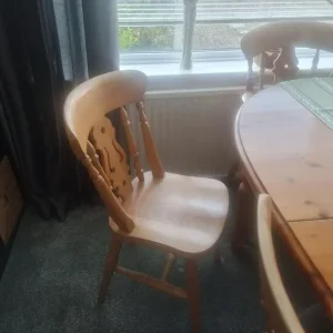 Extending Dining table and 6 chairs Solid wood - Image 7