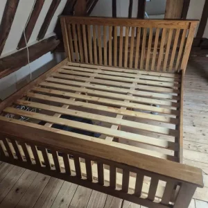 Solid rustic oak super king size bed great condition - Image 4