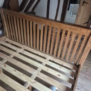 Solid rustic oak super king size bed great condition - Image 5