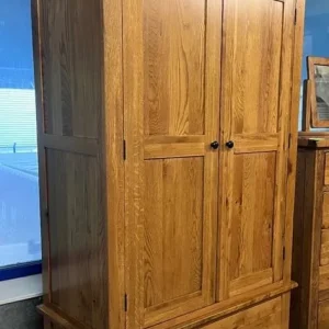 Solid rustic oak super king size bed great condition - Image 8