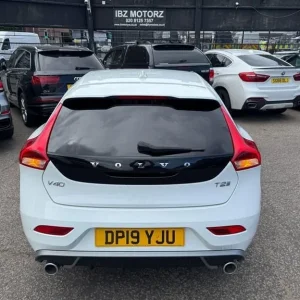 2019 Volvo V40 R-Design 1.5 T2 Auto Euro 6 5-door Hatchback - Image 7