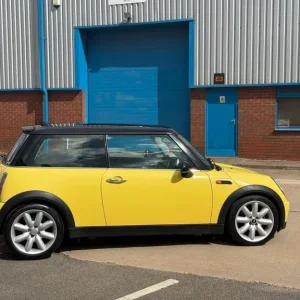2005 MINI Hatch 1.6 Cooper 3dr Manual - Image 3