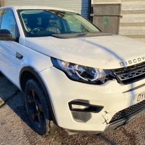 2017 Land Rover Discovery Sport Special Edition with front end damage - Image 5