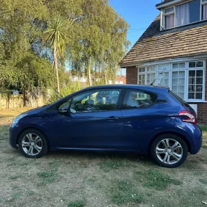 Peugeot 208 2013 hatchback manual 1.4L 3-door - Image 2
