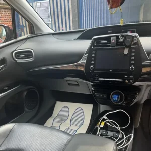 2019 Toyota Prius Hatchback - Image 5