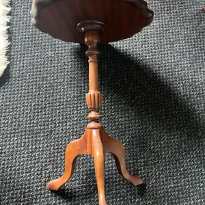 Tiny wooden coffee table - Image 2