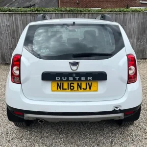 2016 Dacia Duster 1.5 dCi 110 Laureate 5-door hatchback diesel manual - Image 8
