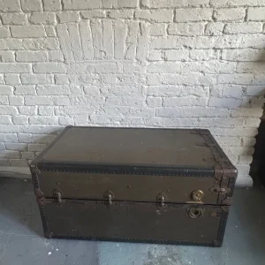 Vintage military storage trunk coffee table - Image 5
