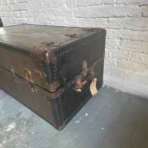 Vintage military storage trunk coffee table - Image 6