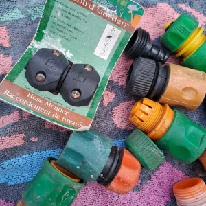 Garden hose nozzles – mix of used and a few new - Image 2