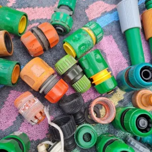 Garden hose nozzles – mix of used and a few new - Image 3