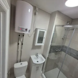 1 Bed Flat, The Ridgeway, NW9 - Image 6