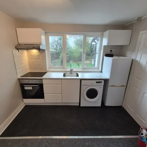 1 Bed Flat, The Ridgeway, NW9