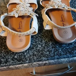 ladies shoes size 5 - Image 3