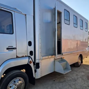 Horsebox 7.5t HB403 or HB506 swap - Image 6