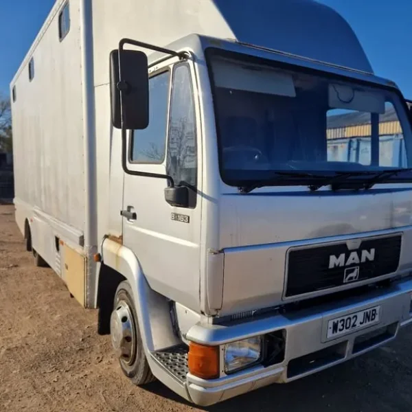 Horsebox 7.5t HB403 or HB506 swap