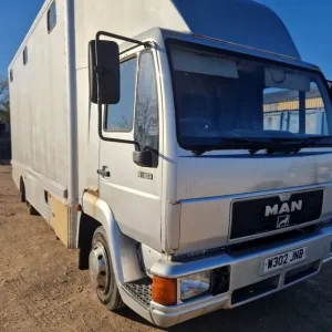 Horsebox 7.5t HB403 or HB506 swap