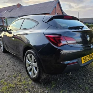 Vauxhall Astra GTC Turbo 1.4T 2012 manual hatchback - Image 5