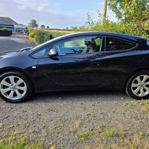 Vauxhall Astra GTC Turbo 1.4T 2012 manual hatchback - Image 6