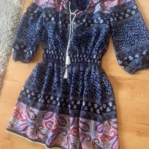 Stylish long top or dress, size 10/12