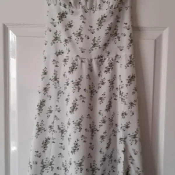 Size M floaty cream and green dress