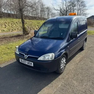 Vauxhall Combo 1700 CDTI 1.3L Ecotec 4 – Diesel work van with tow bar - Image 2