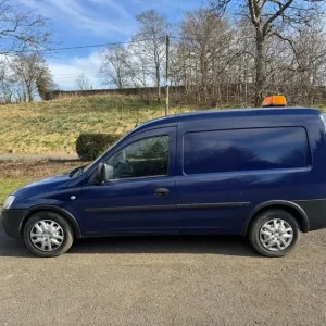 Vauxhall Combo 1700 CDTI 1.3L Ecotec 4 – Diesel work van with tow bar - Image 3