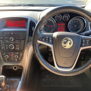 Vauxhall Astra J 1.7 Diesel EcoFlex SE - Image 8