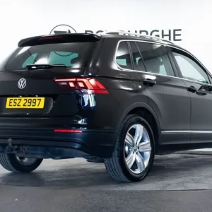 2020 Volkswagen Tiguan 2.0 TDI Diesel Manual 5-door SUV - Image 8