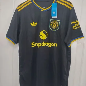 Man Utd shirts - Image 4