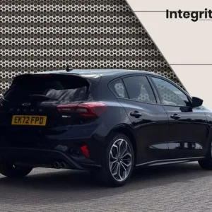 2022 Ford Focus 1.0T EcoBoost MHEV ST-Line Vignale Hatchback - Image 3