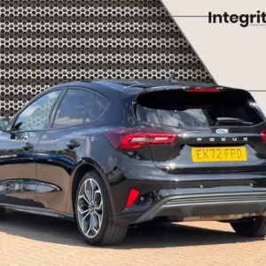 2022 Ford Focus 1.0T EcoBoost MHEV ST-Line Vignale Hatchback - Image 5
