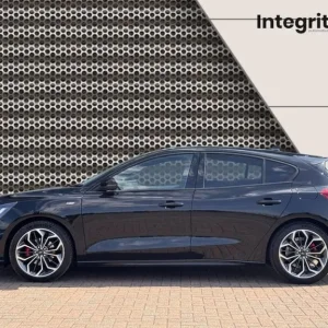 2022 Ford Focus 1.0T EcoBoost MHEV ST-Line Vignale Hatchback - Image 6