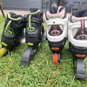 2 Pairs of Inline Skates with Protection Gear - Image 7