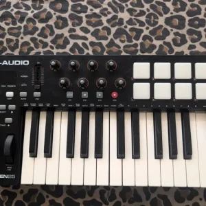 M-Audio Oxygen25 Midi Keyboard
