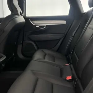 2021 Volvo V90 Estate Momentum with Pilot Assist and Heated Seats - Image 7