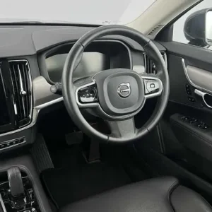 2021 Volvo V90 Estate Momentum with Pilot Assist and Heated Seats - Image 8