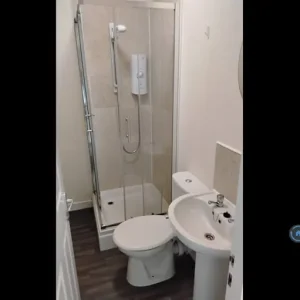 2 bedroom split-level flat in Hewitt Street, Kingussie, Highland - Image 4