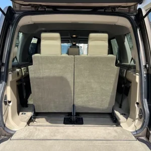 2010 Land Rover Discovery 4 3.0 TD V6 HSE Auto 4WD Estate - Image 7
