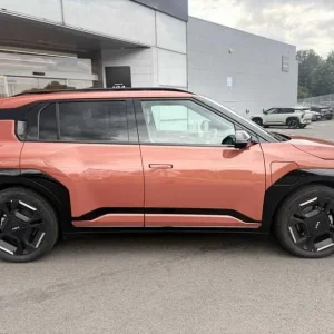 2025 Kia EV3 GT-Line 5-door Electric SUV - Image 4