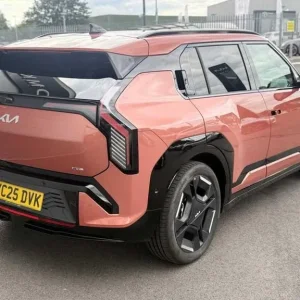 2025 Kia EV3 GT-Line 5-door Electric SUV - Image 8