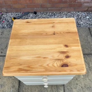 Refurbished single pine bedside table - Image 4