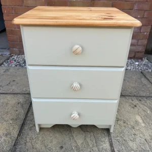 Refurbished single pine bedside table - Image 5