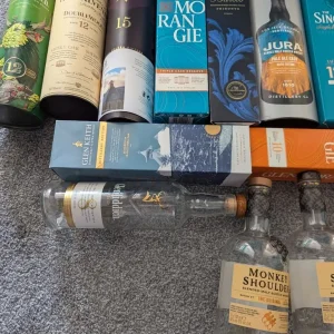 Empty whisky bottles - Image 4