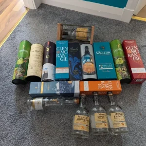 Empty whisky bottles - Image 7