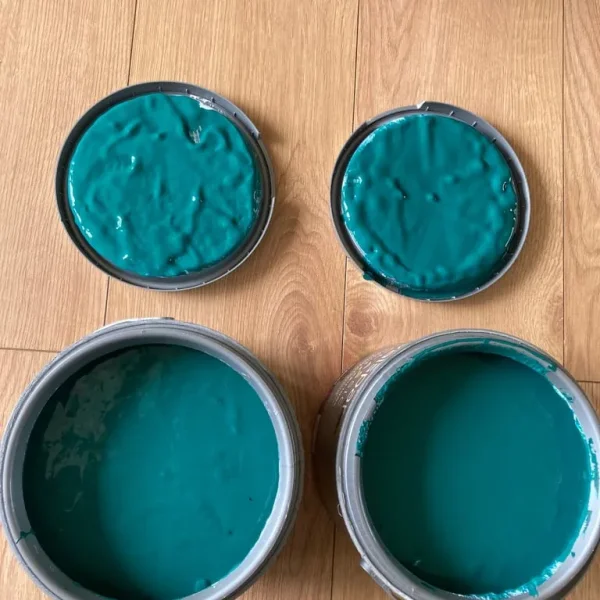 2 X 2.5L VALSPAR PAINT