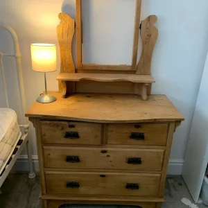 Victorian dresser with dovetail join - Image 2