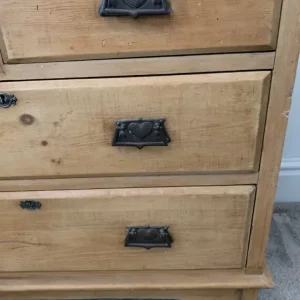 Victorian dresser with dovetail join - Image 5