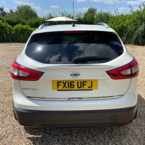 2016 Nissan Qashqai 1.6 dCi Tekna 5-door hatchback - Image 5